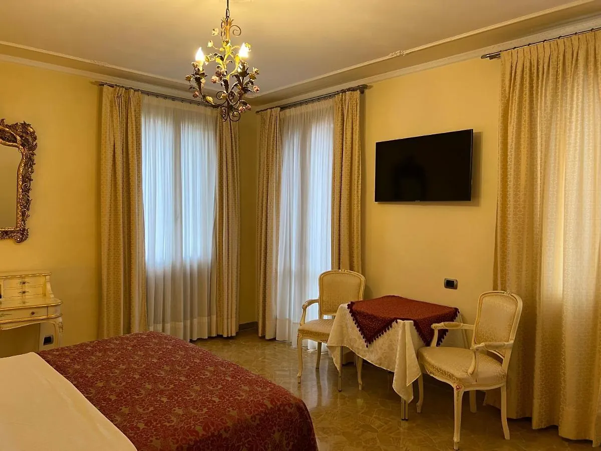 Inn Venecia