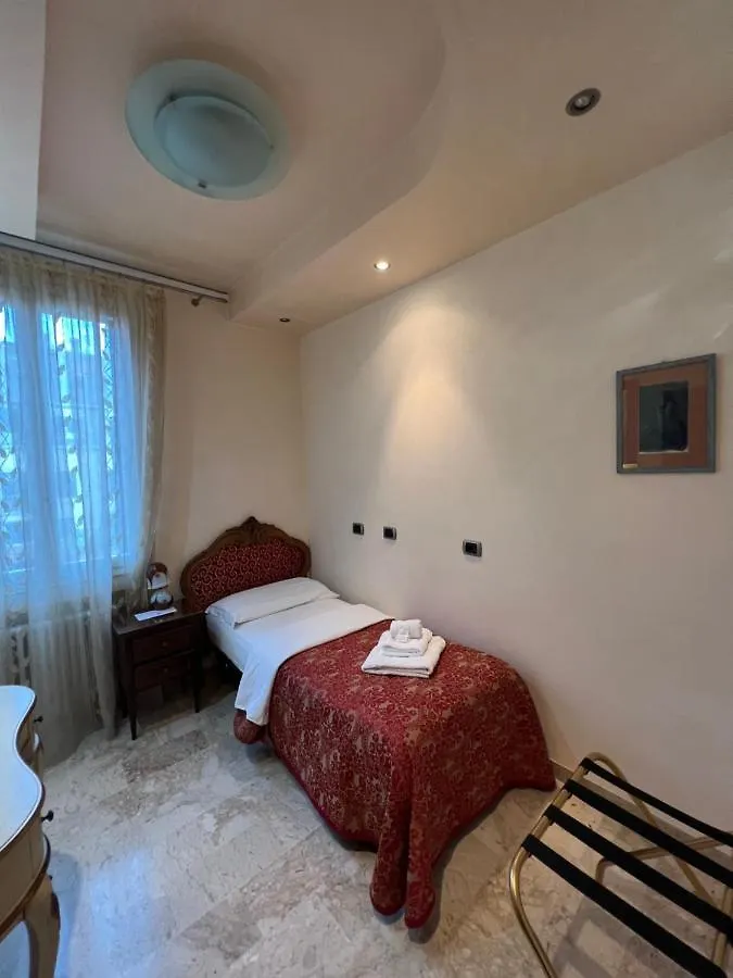 Inn Venecia Pensión